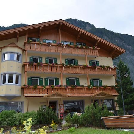 Hotel Ladina Campitello di Fassa Exterior foto