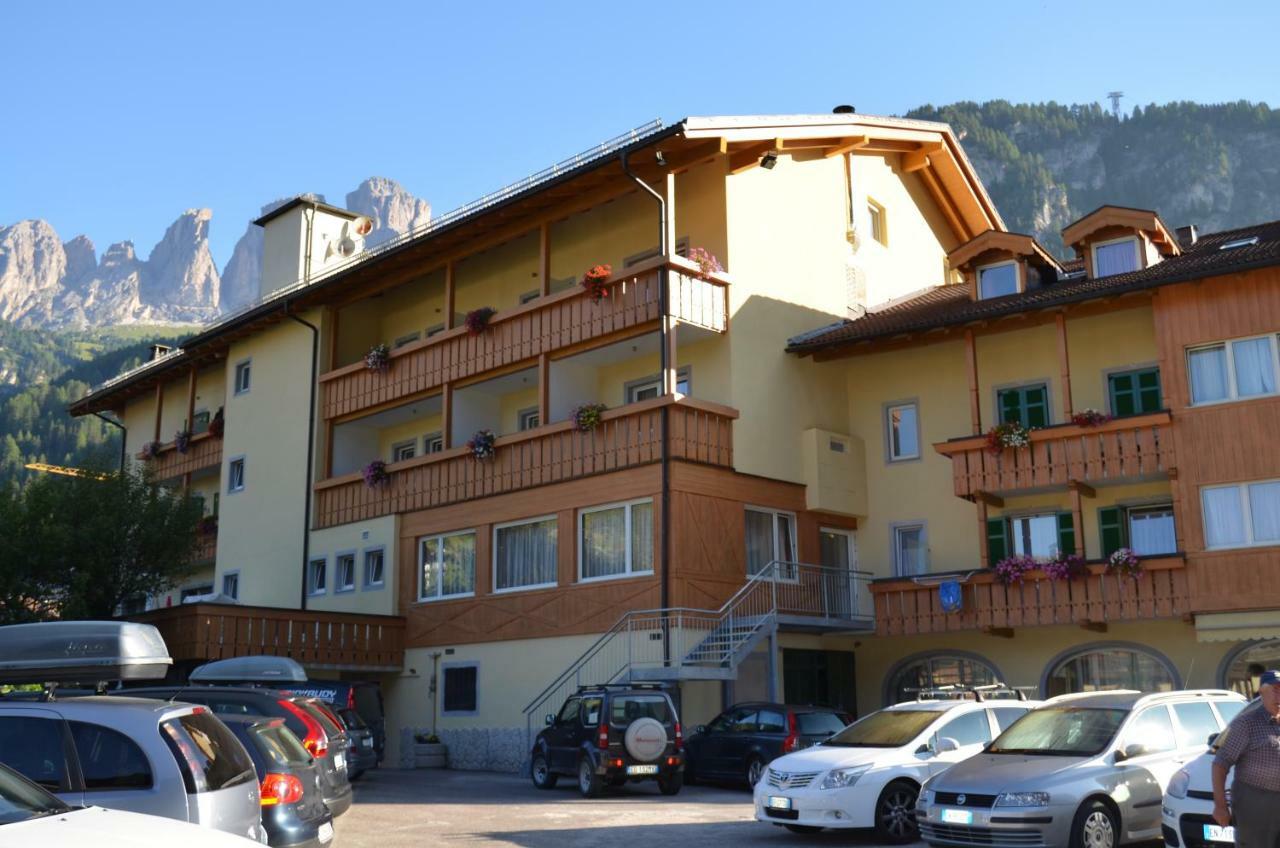 Hotel Ladina Campitello di Fassa Exterior foto